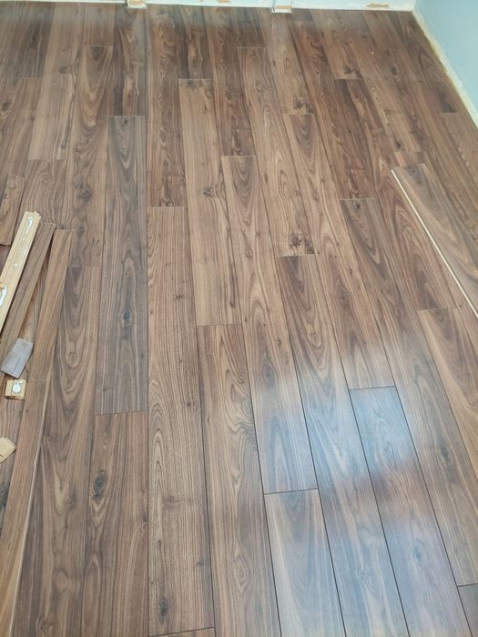 Kanapa ekoskora skórzana brazowa sofa panele podłogowe