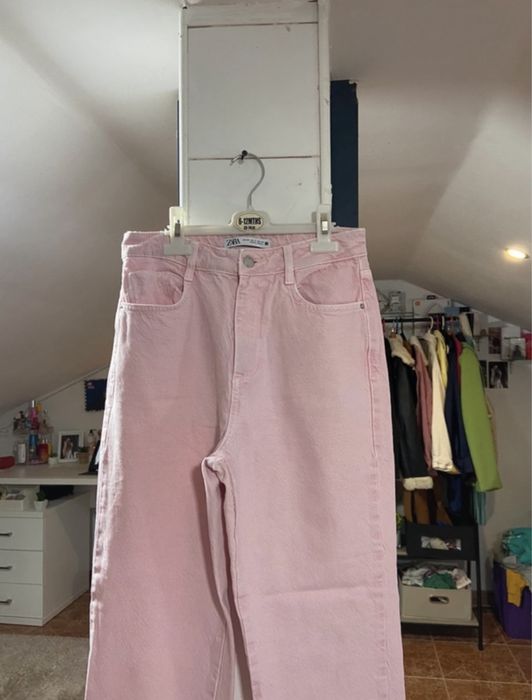 Calças estilo mom fit