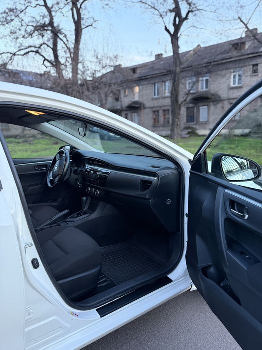 Toyota corolla 1.6 Автомат симейная машина