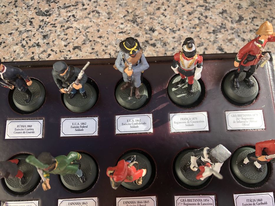 Soldados de chumbo de vários países
