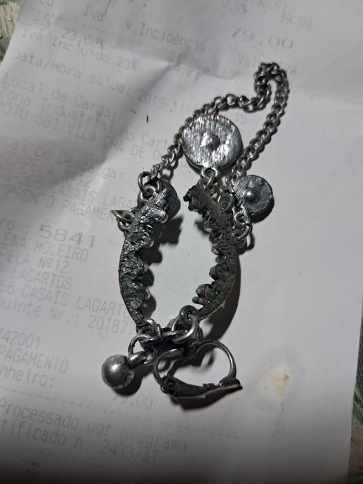 Brincos desemparcerados