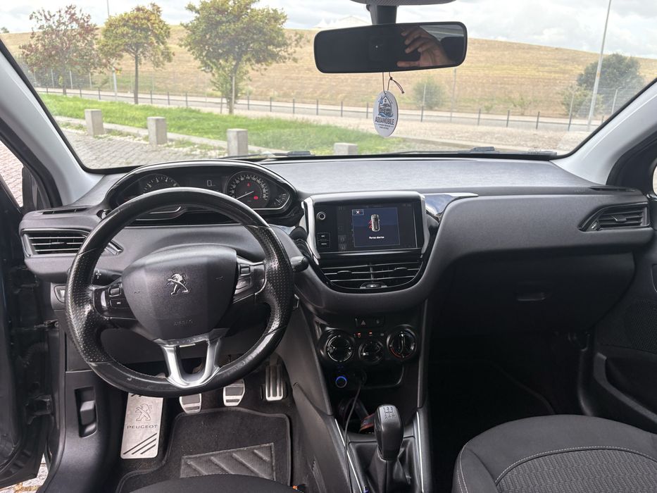 Peugeot 208 1.2 Gasolina | Revisão e distribuição feitas foto 4