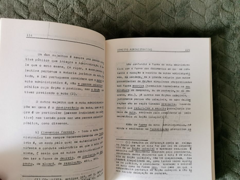 Livros Jurídicos / Direito  1 = 5€ / 10 = 40€