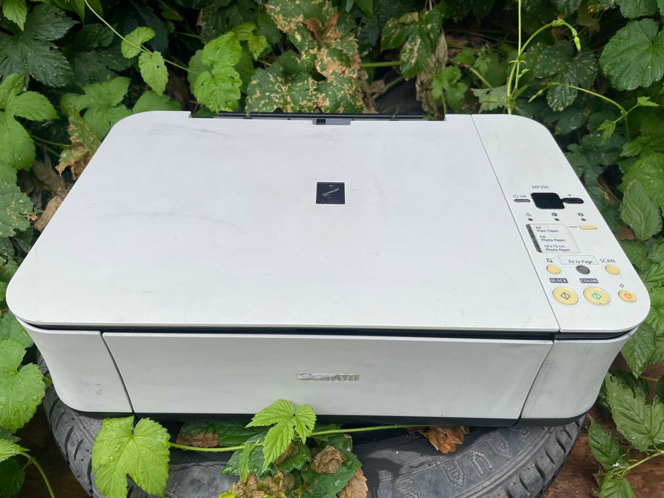 Принтеры HP P2015 лазерный, CANON MP250 -Мфу- цветной