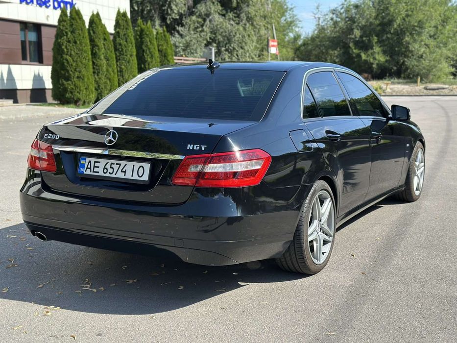 Продам Mercedes-Benz E-Class 1.8i GAZ 2012