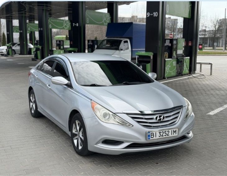 Hyundai sonata 2011
