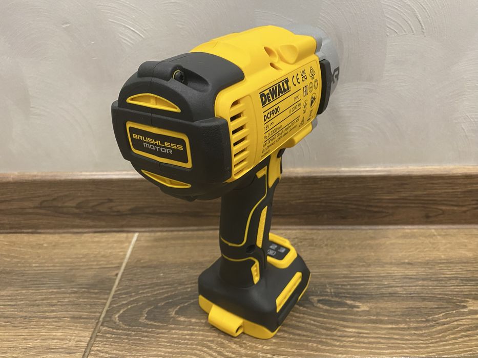 Гайковерт DeWalt DCF900