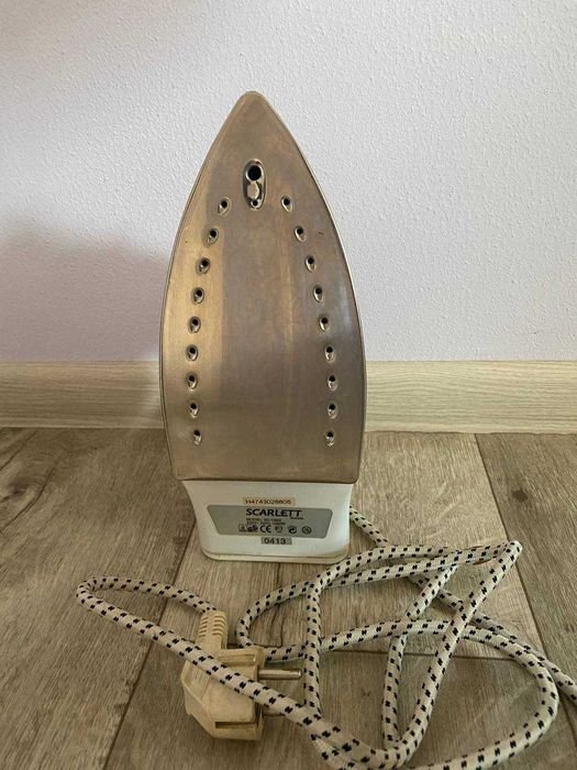 Продам утюг Scarlett