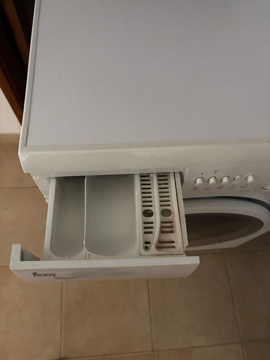 Máquina de Lavar e Secar Roupa Teka – A funcionar 100% / bom estado