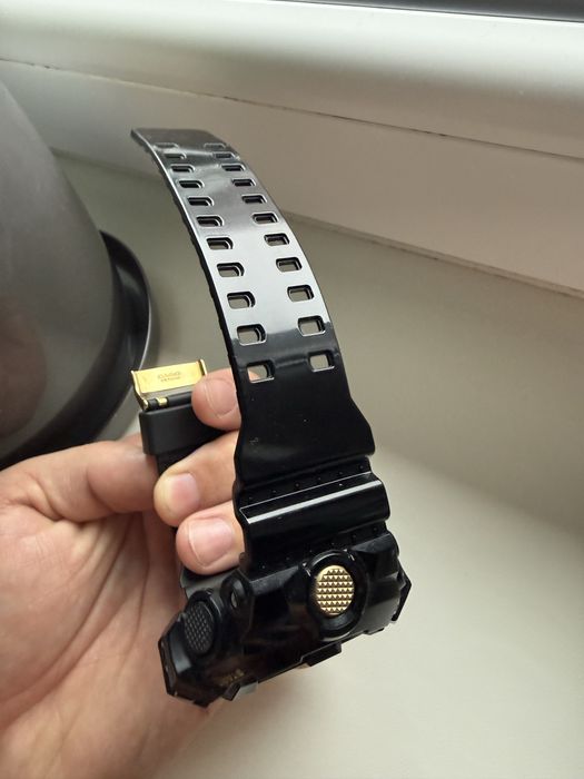 Casio G-shock GA-710GB-1AER