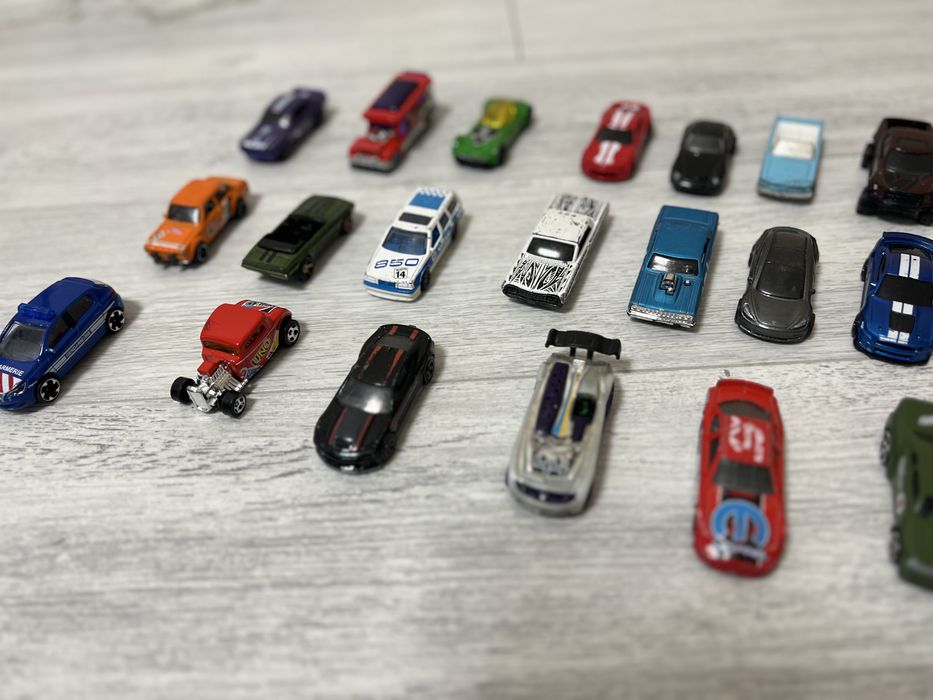 Хот вілс та інші моделькі