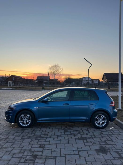 Volkswagen  - eGolf 2017