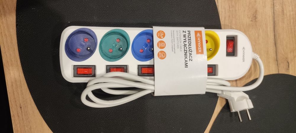 Przedłuzacz Listwowy z wyłącznikami Hykker 1.5m dł