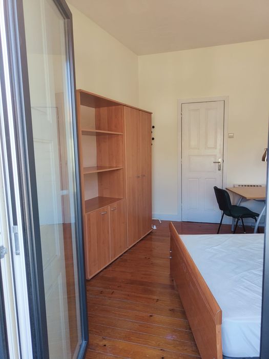 Alugo quarto a 10 min Casa da Musica