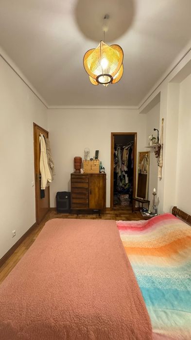 Quarto em  T2 de charme, localizado no Bonfim.