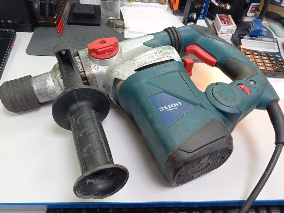 Зеніт зпп 1700 Profi ударний перфоратор Ударный