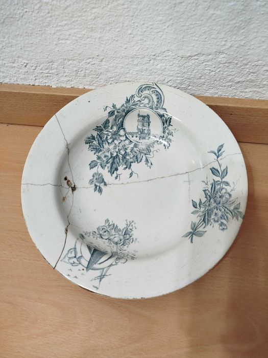 Pratos decorativos - Antiguidades / Velharias