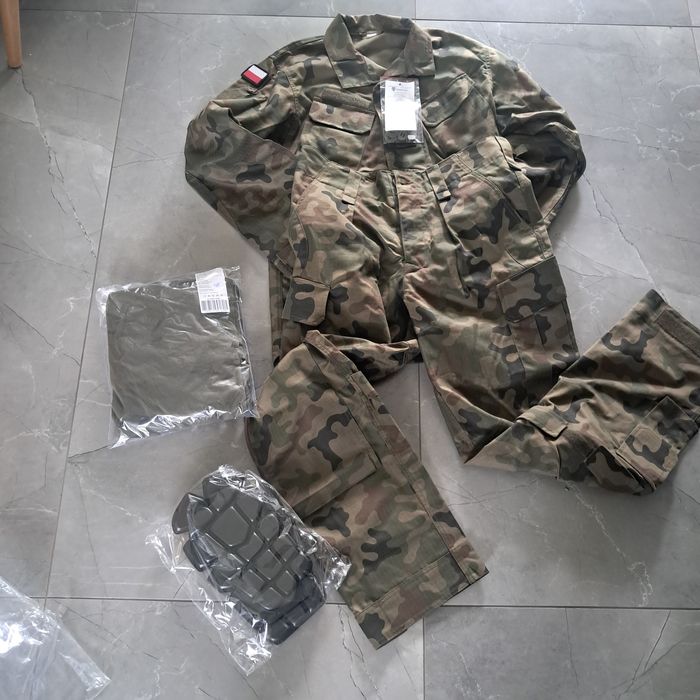 NOWY Mundur wojskowy rozm. S/XL + GRATISY