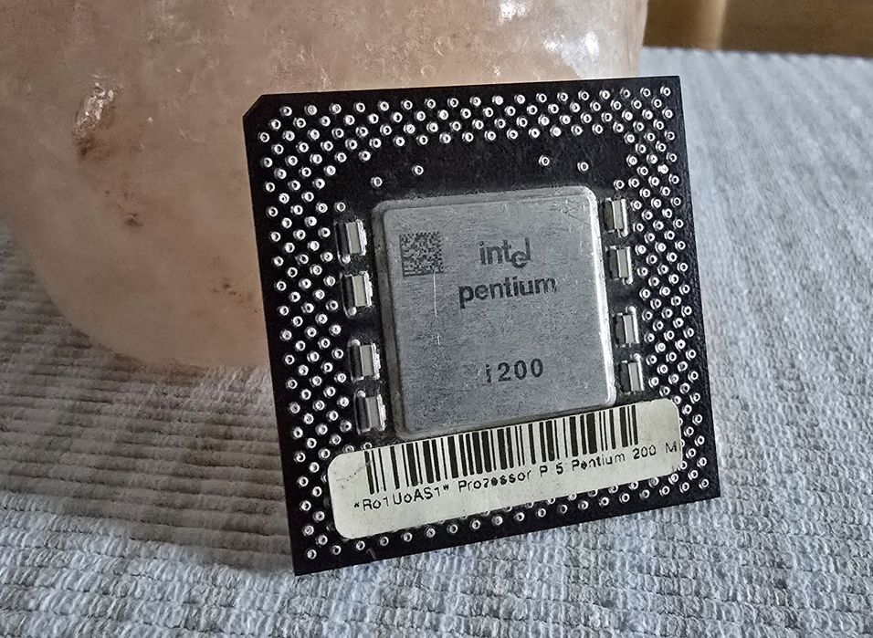 Procesor Intel Pentium i200