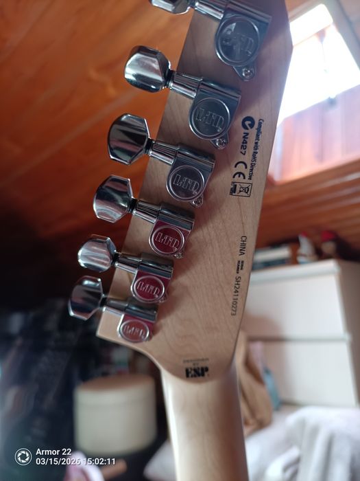 Guitarra Elétrica LTD MT-130 - Branca