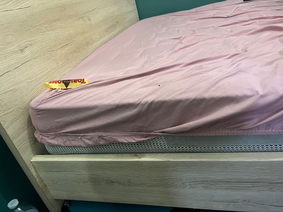 Vendo máquina de lavar roupa e cama de casal completa em ótimo estado