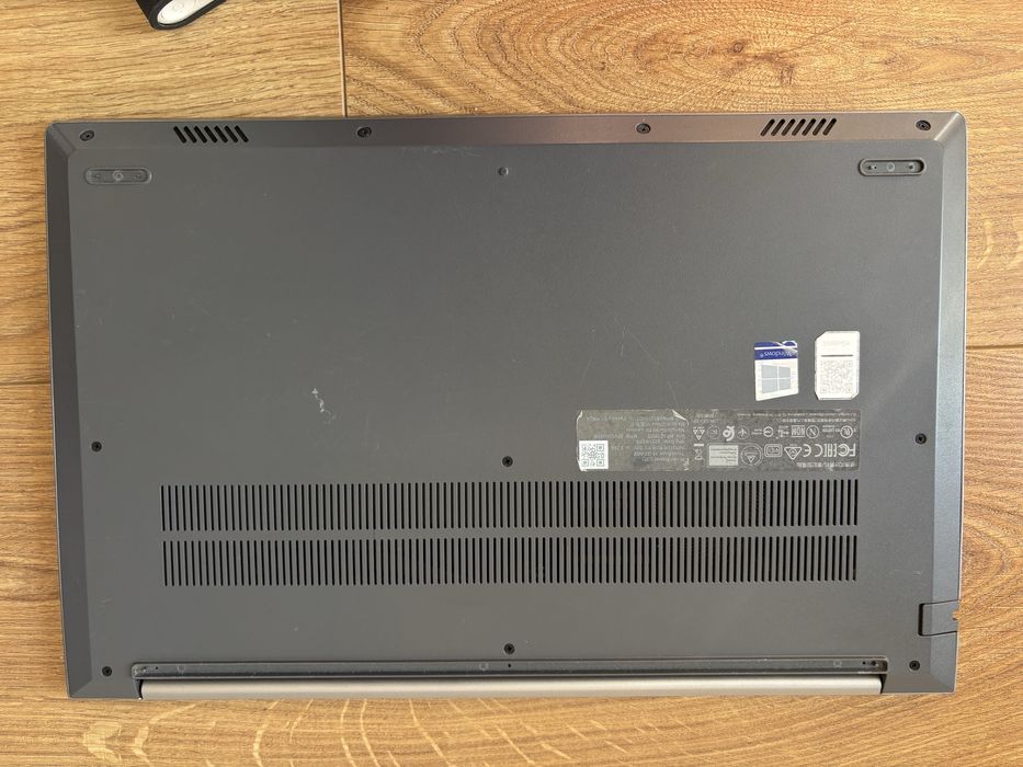 Lenovo IdeaPad 15.6″ • Ryzen 3 4300U • 8 ГБ • SSD • Windows 11 Pro