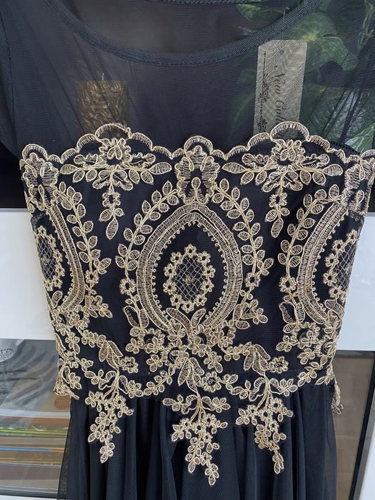 Czarno-złota sukienka