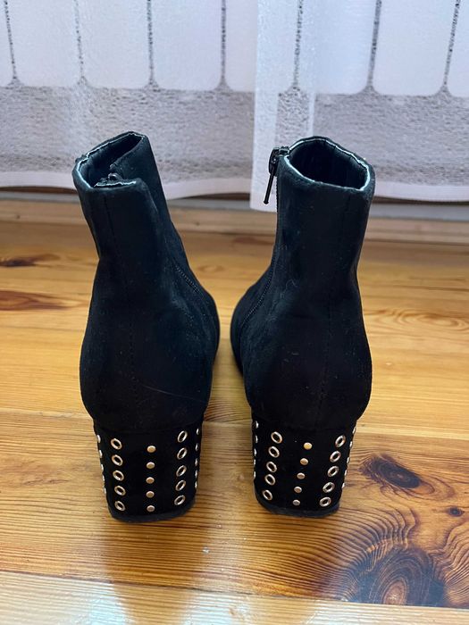 Czarne buty zamszowe botki Sinsay 38 dżety