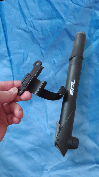 Насос SPL Spelli вело велосипедный с креплением очень легкий как новый
