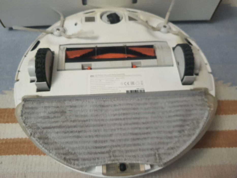 Mi Robot Vacuum-Mop Essential