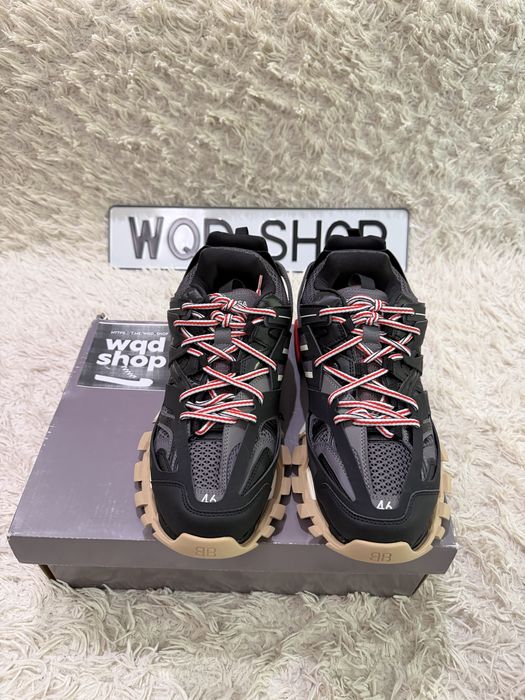 Balenciaga track 45