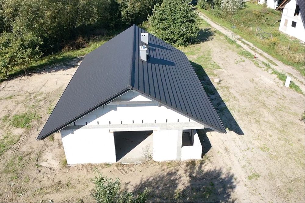 Dom parterowy ,wolnostojący  w Ochli - duża dzialka .