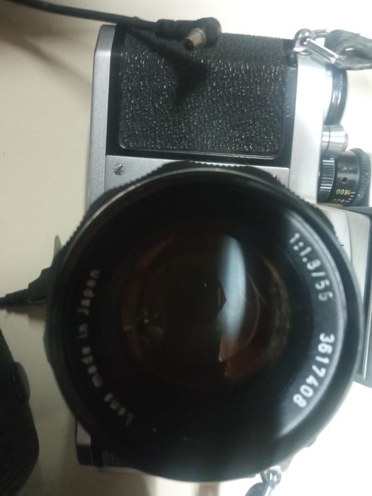 Duas maravilhosas Máquinas fotográficas. Uma pentax outra Konica..