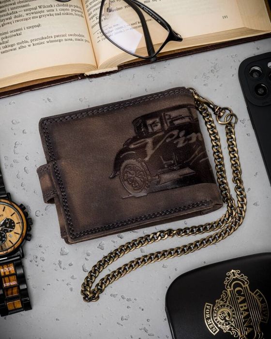 duży, skórzany portfel męski na zatrzask z łańcuszkiem
