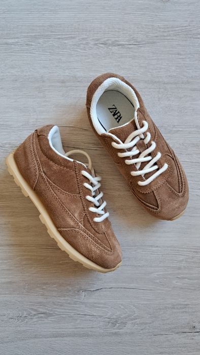 Zara Нові Замшеві кросівки (100% замша) (29 р. = 19 см устілка)