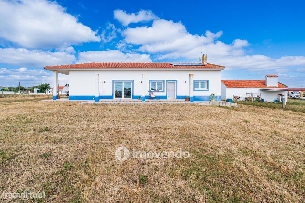 Moradia T4 incrível, com terreno de 4.200m², no Rebocho, Coruche