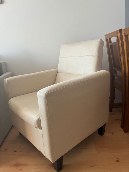 Fotel kremowy. Polecam