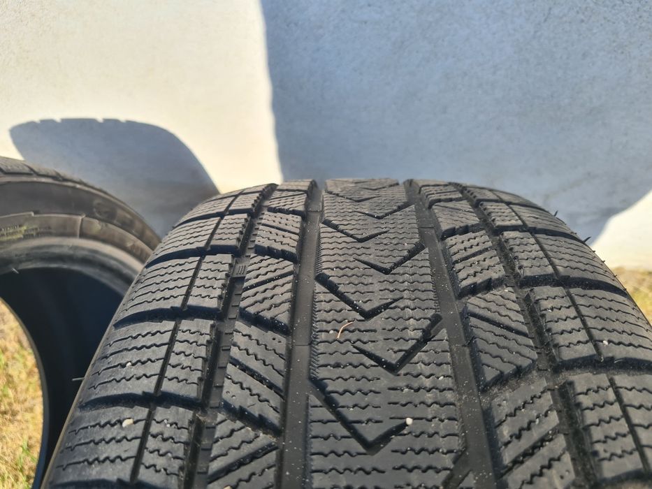 Opony zimowe firemax fm808 235/40r19