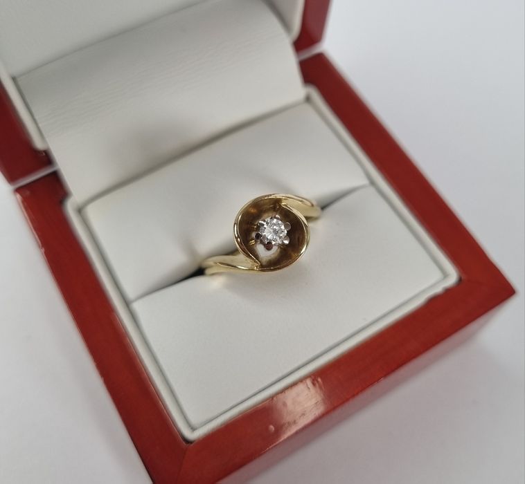Pierścionek złoty z brylantem złoto 585