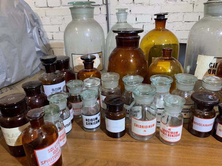 Медичні старовинні ємкості