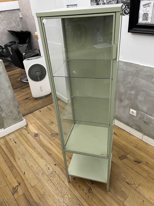 VItrine de vidro IKEA