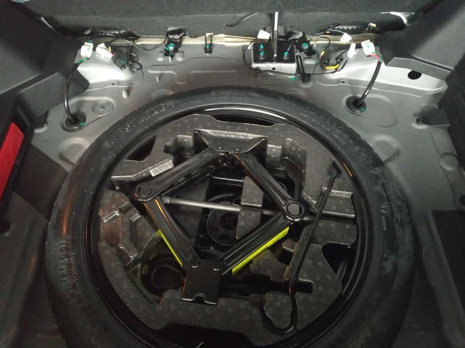 Потрібна в кожен Chery Tiggo 4. Вставка в багажник.