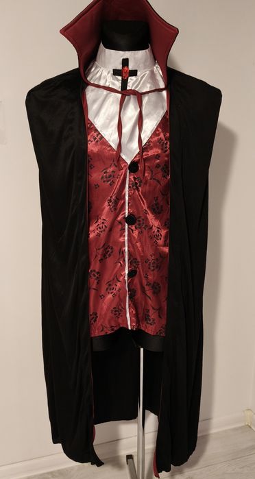 Strój przebranie Halloween hrabia Dracula rozmiar L.