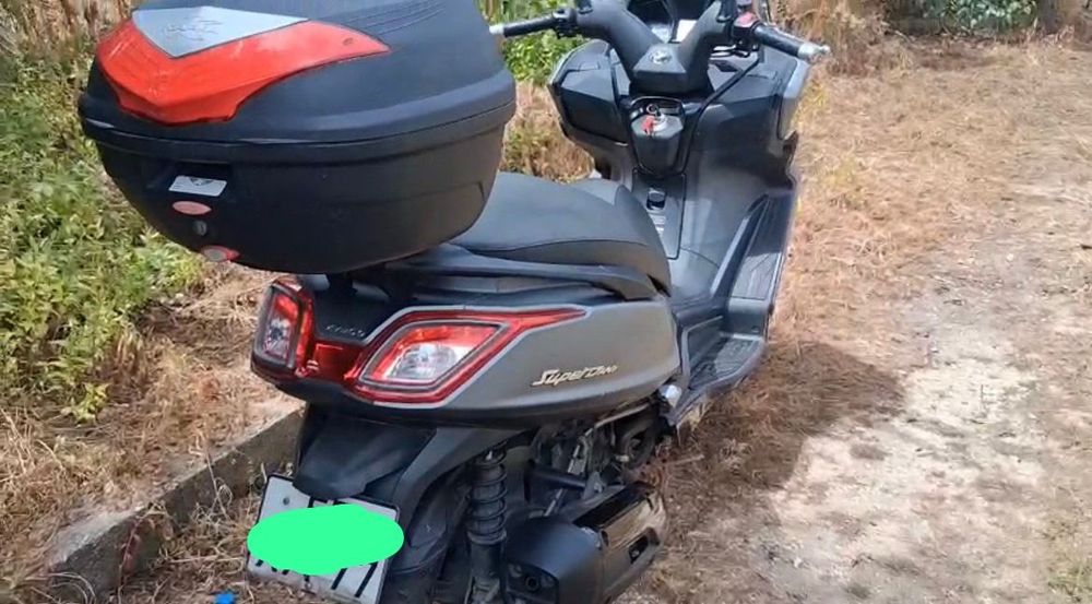 Há vender Mota Kimco V2, original, quitado