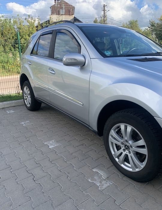 Автомобіль Мерседес