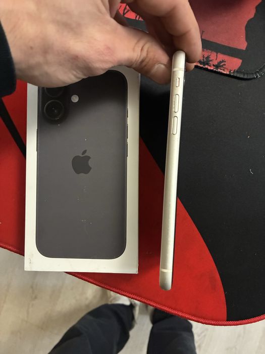 Iphone 11 com ecra partido mas totalmente funcional