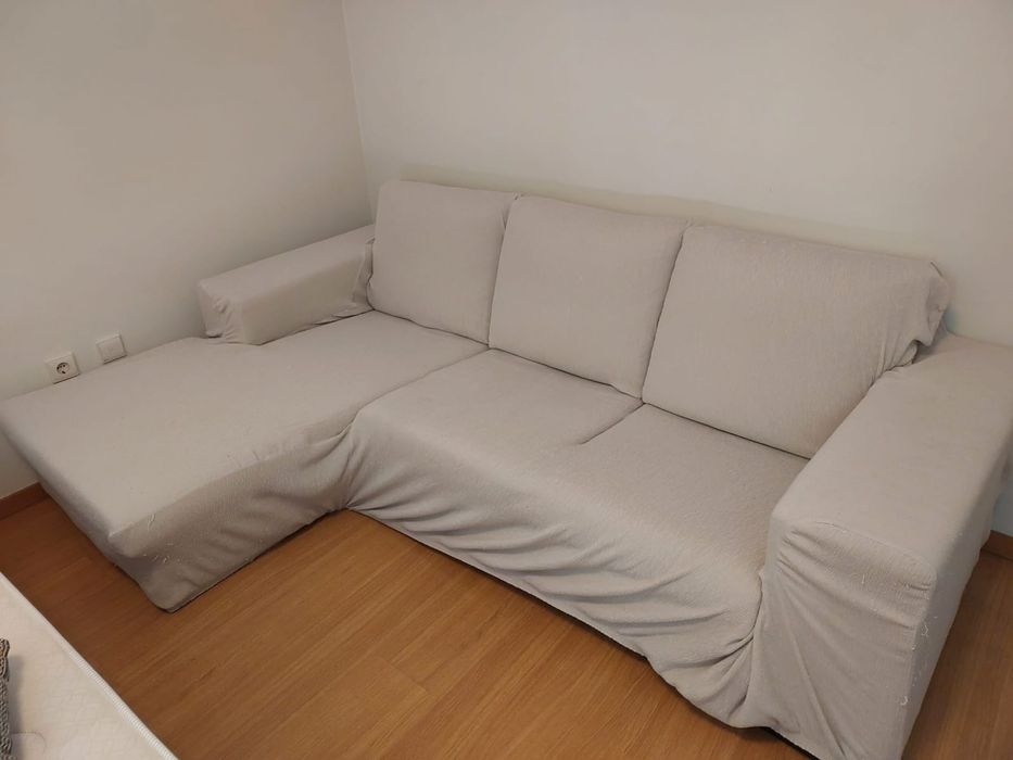 Sofá amarelo mostarda