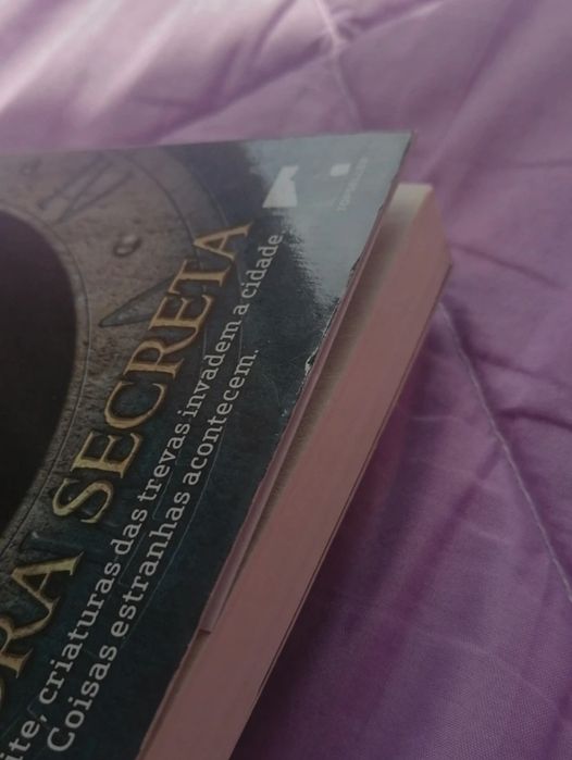 Livro "Midnighters: A Hora Secreta" de Scott Westerfeld
