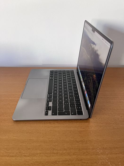 Macbook Air M2 - 8GB RAM - 256GB SSD (como NOVO)