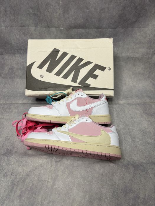 Кроссовки Nike Air Jordan 1 low x Travis Scott Pink-White-Beige , найк